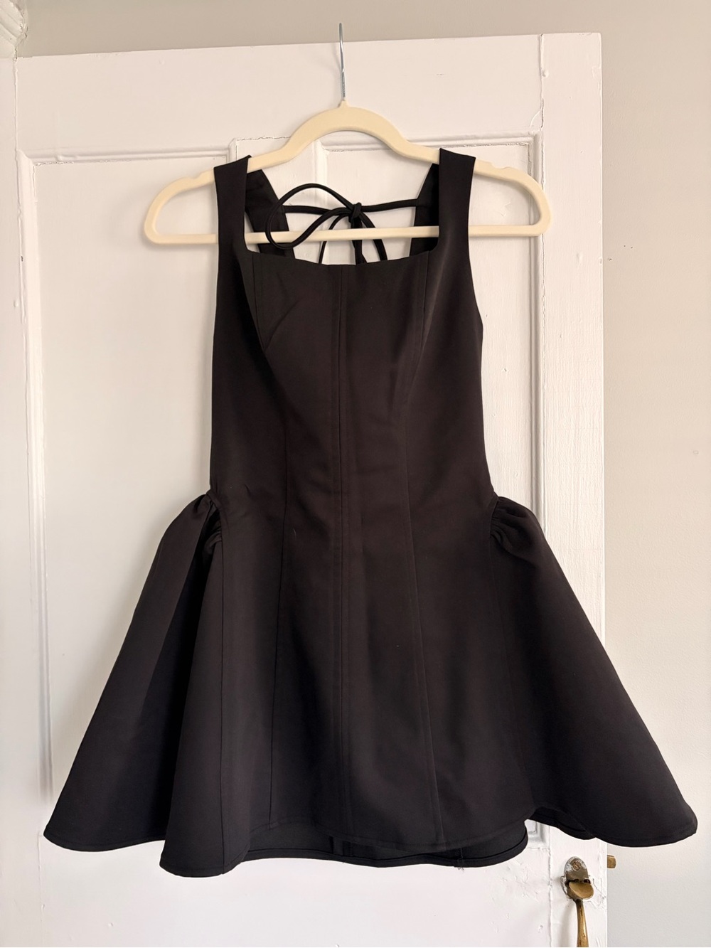 TINFOUR Black Mini Dress with Square Neck and Tie Back